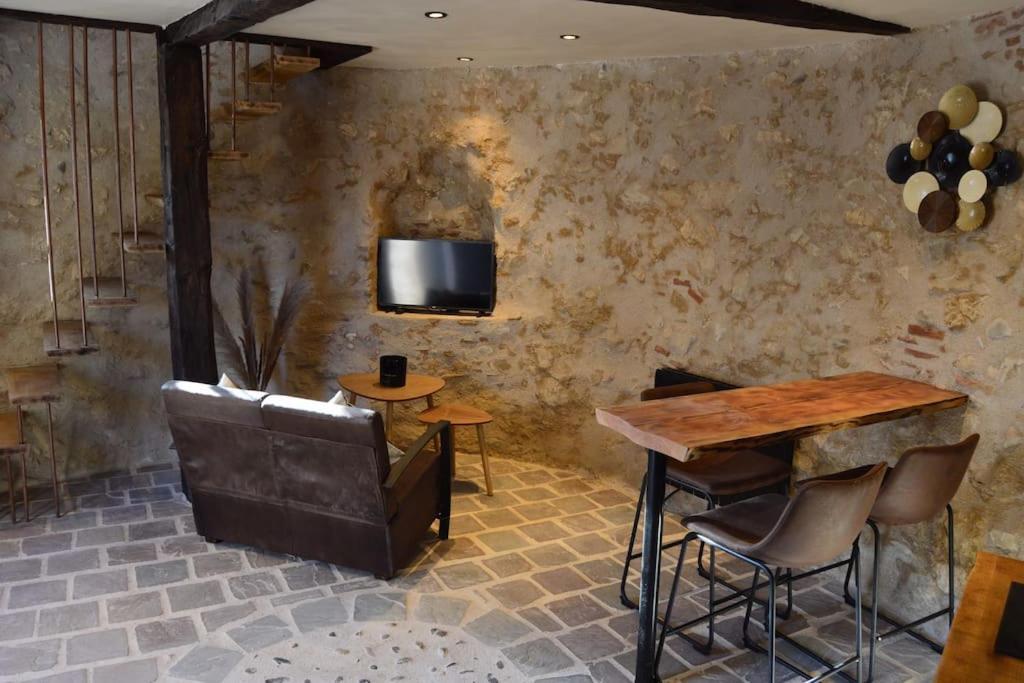 Tour Medievale Fortifiee Entierement Restaure Saint-Sever  Luaran gambar